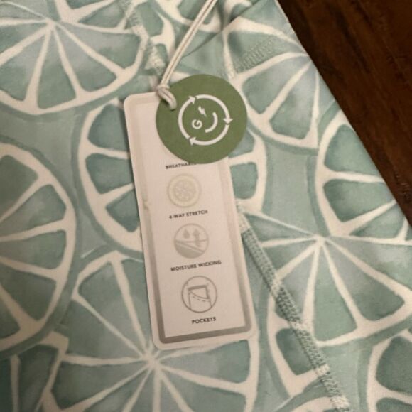 NWT GILLY HICKS Lemon Print Go Recharge High Rise 7/8 Leggings Green Blue - Picture 9 of 15